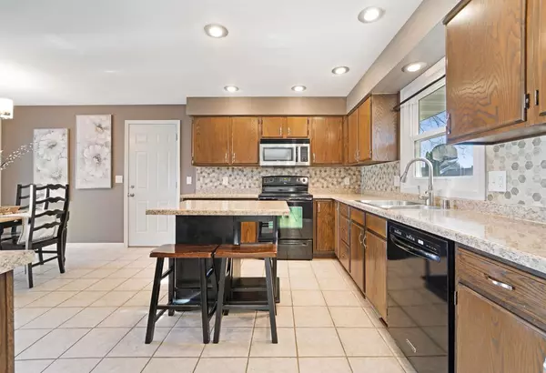 Appleton, WI 54914,2106 W HARVEST DRIVE