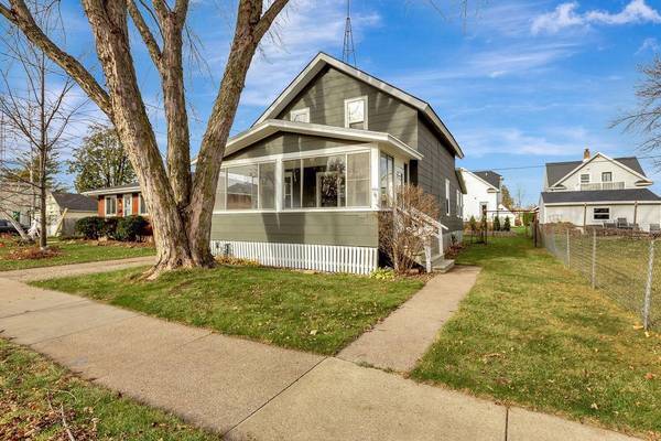 904 W 8TH AVENUE, Oshkosh, WI 54902