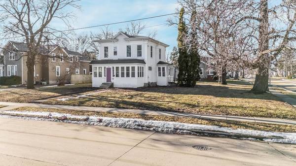 1707 DOTY STREET, Oshkosh, WI 54901