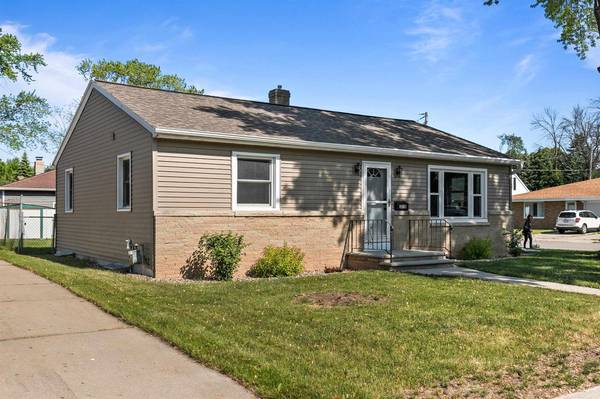 1830 12TH AVENUE, Green Bay, WI 54304