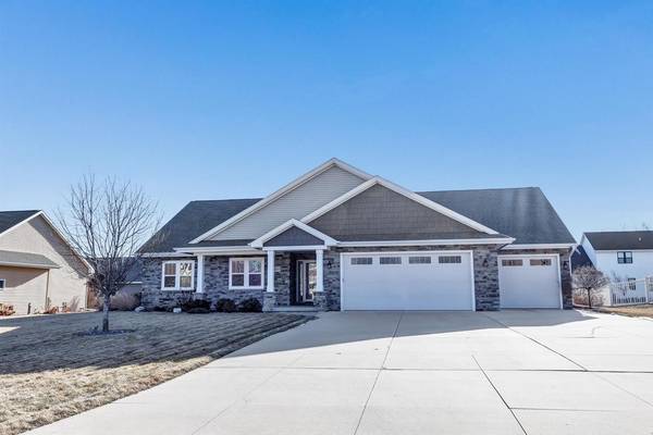 2077 NORTH GATE ROAD, Green Bay, WI 54313