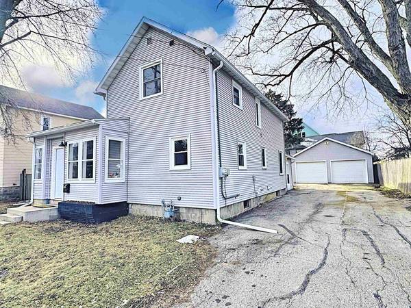 925 JEFFERSON STREET, Oshkosh, WI 54901