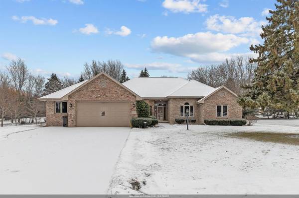 W6181 LONG COURT, Appleton, WI 54914