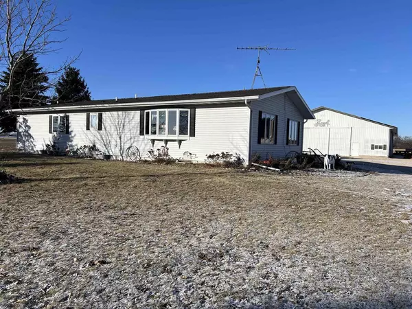 W215 FOREST DRIVE, Saint Cloud, WI 53079