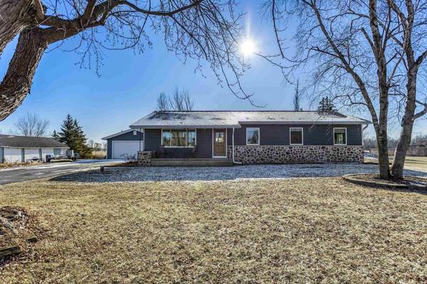 385 BLACK WOLF AVENUE, Oshkosh, WI 54902