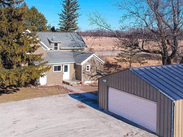 W10587 STATE ROAD 96, Fremont, WI 54940