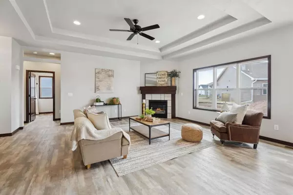 Neenah, WI 54956,1995 LOUIE LANE