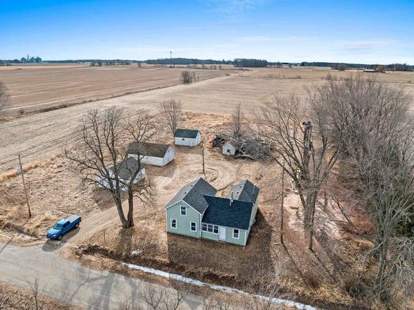 W2433 COTTONVILLE COURT, Berlin, WI 54923