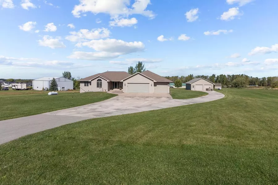 1755 DALLAS LANE, De Pere, WI 54115