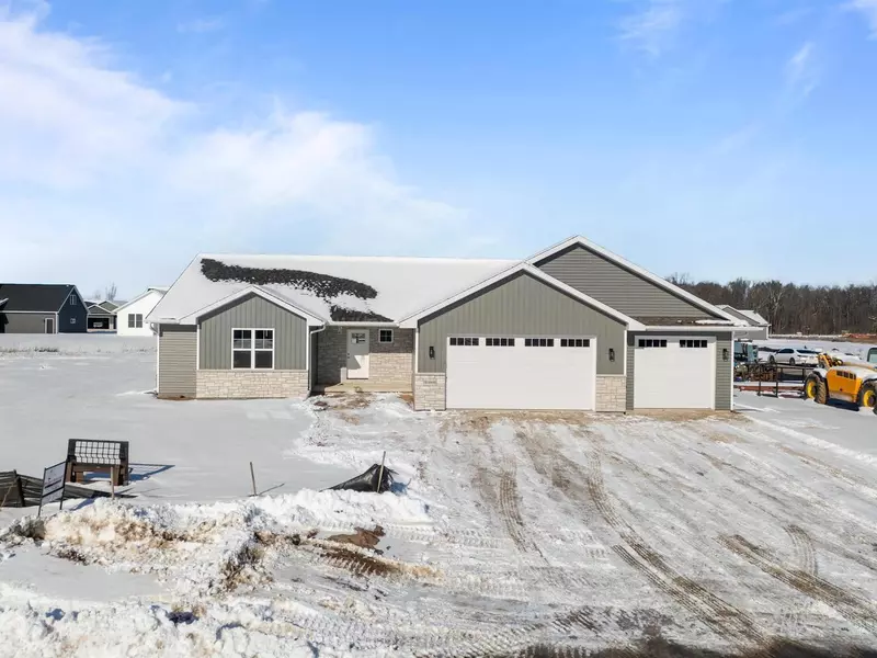 W5808 ROUNDSTONE PLACE, Menasha, WI 54952