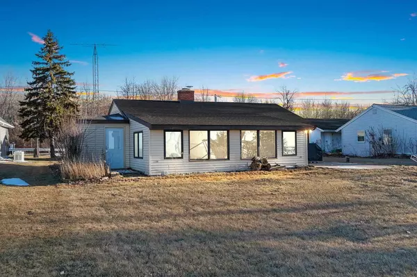 N9549 BAY SHORE LANE, Luxemburg, WI 54217