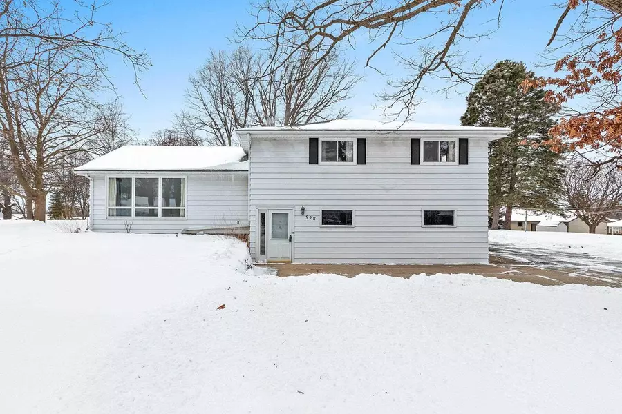 928 ALPINE DRIVE, Green Bay, WI 54311