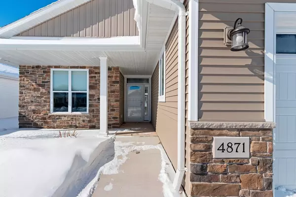 Hobart, WI 54155,4871 WYLD BERRY WAY