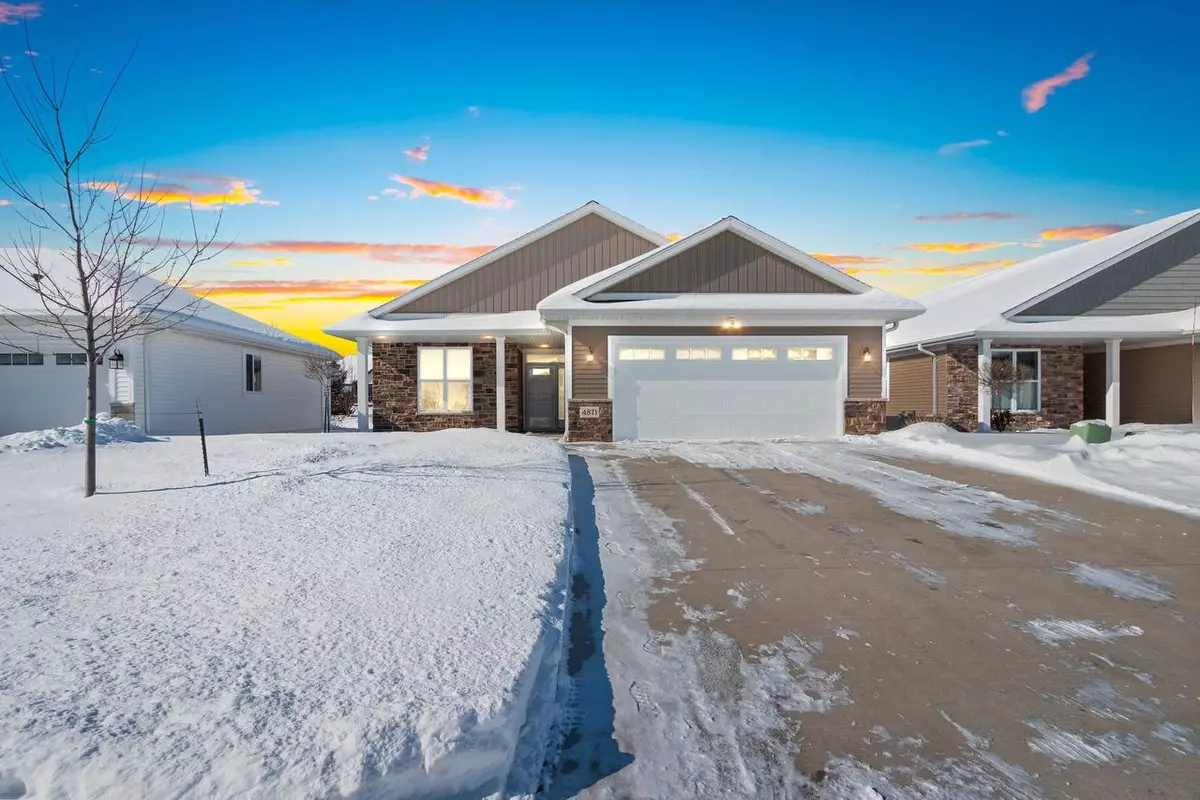 Hobart, WI 54155,4871 WYLD BERRY WAY