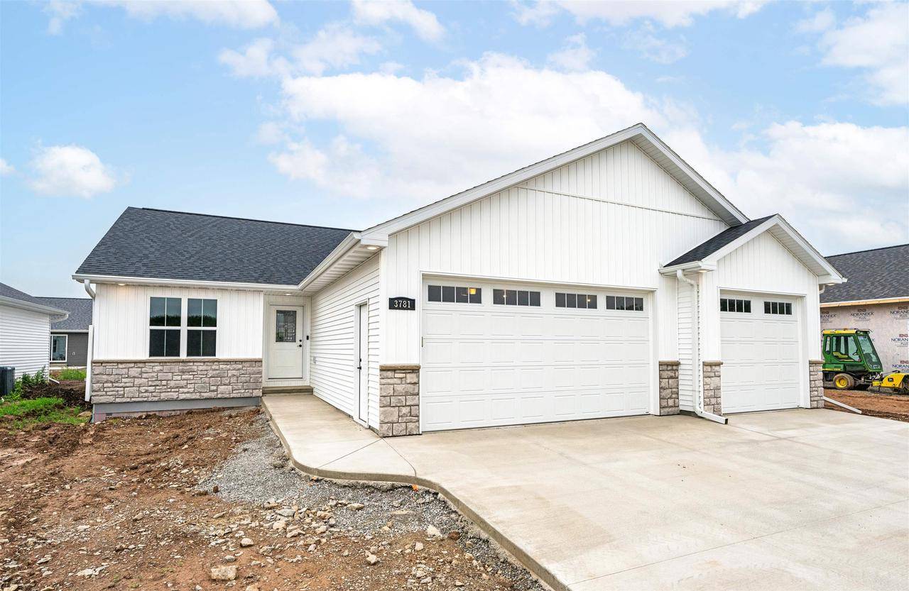 3781 E CALLALILLY LANE, Appleton, WI 54913