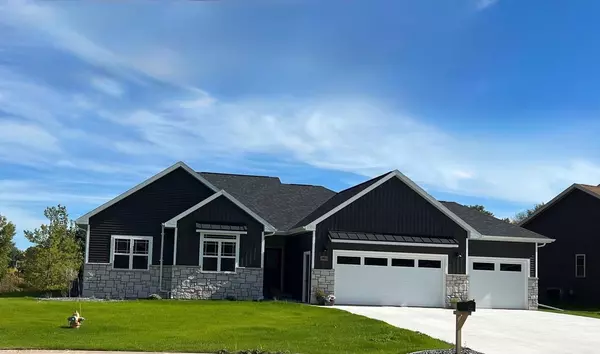 1885 FOREST GLEN ROAD, Neenah, WI 54956