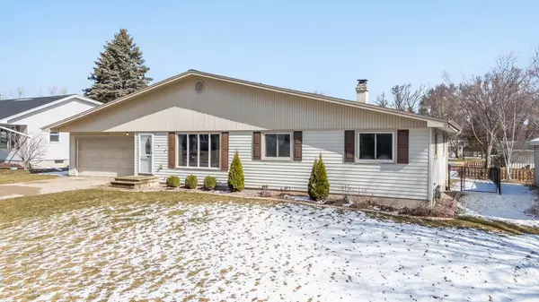1570 LINDALE LANE, Ashwaubenon, WI 54313