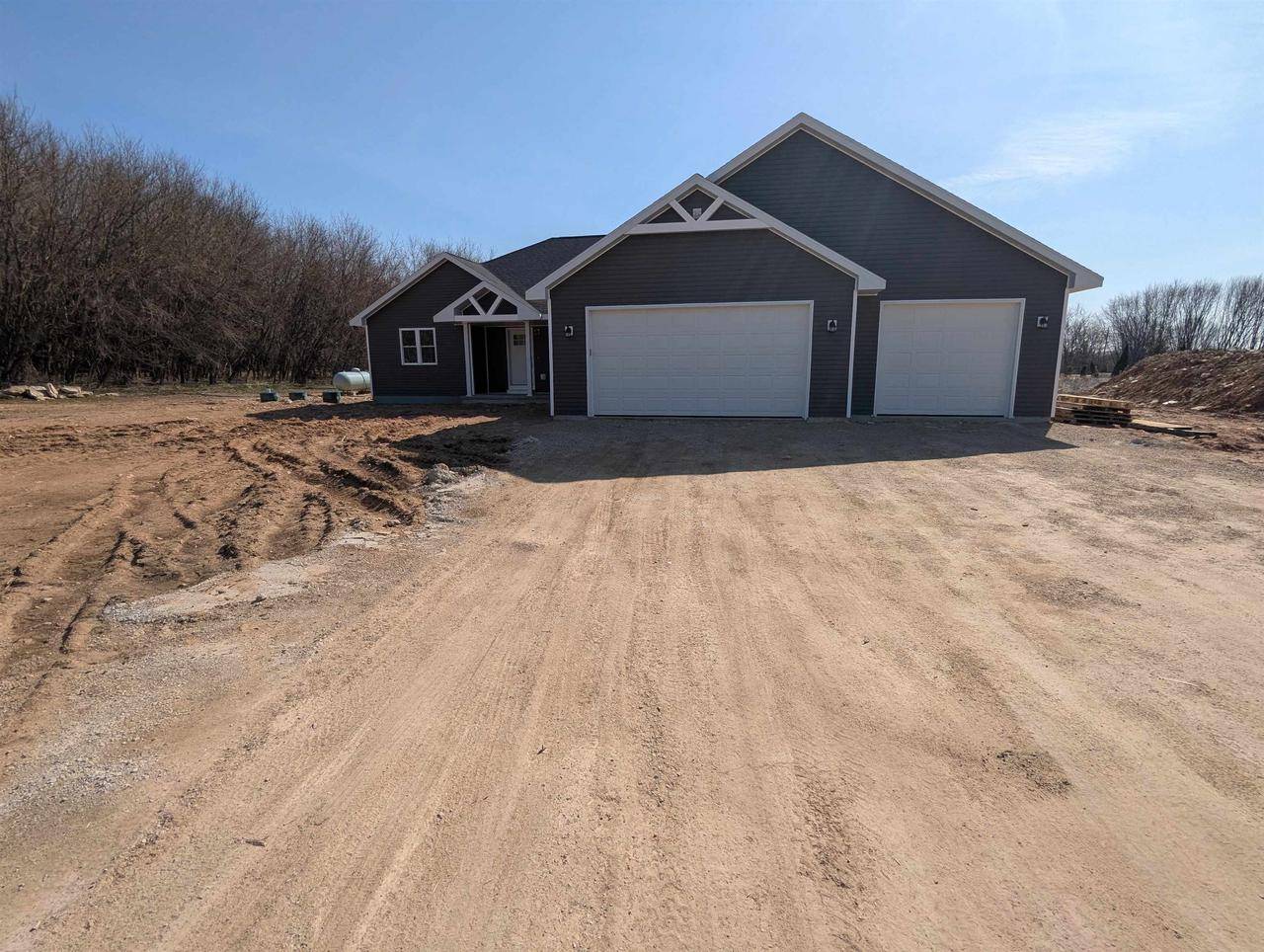 N2276 HIGH RIDGE LANE, New London, WI 54961