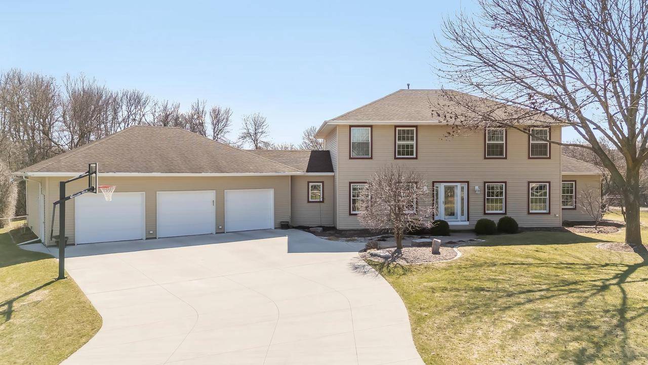 1975 OAKVIEW DRIVE, Neenah, WI 54956