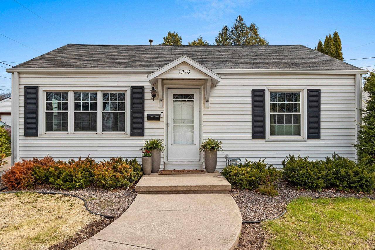 1216 9TH STREET, Green Bay, WI 54304
