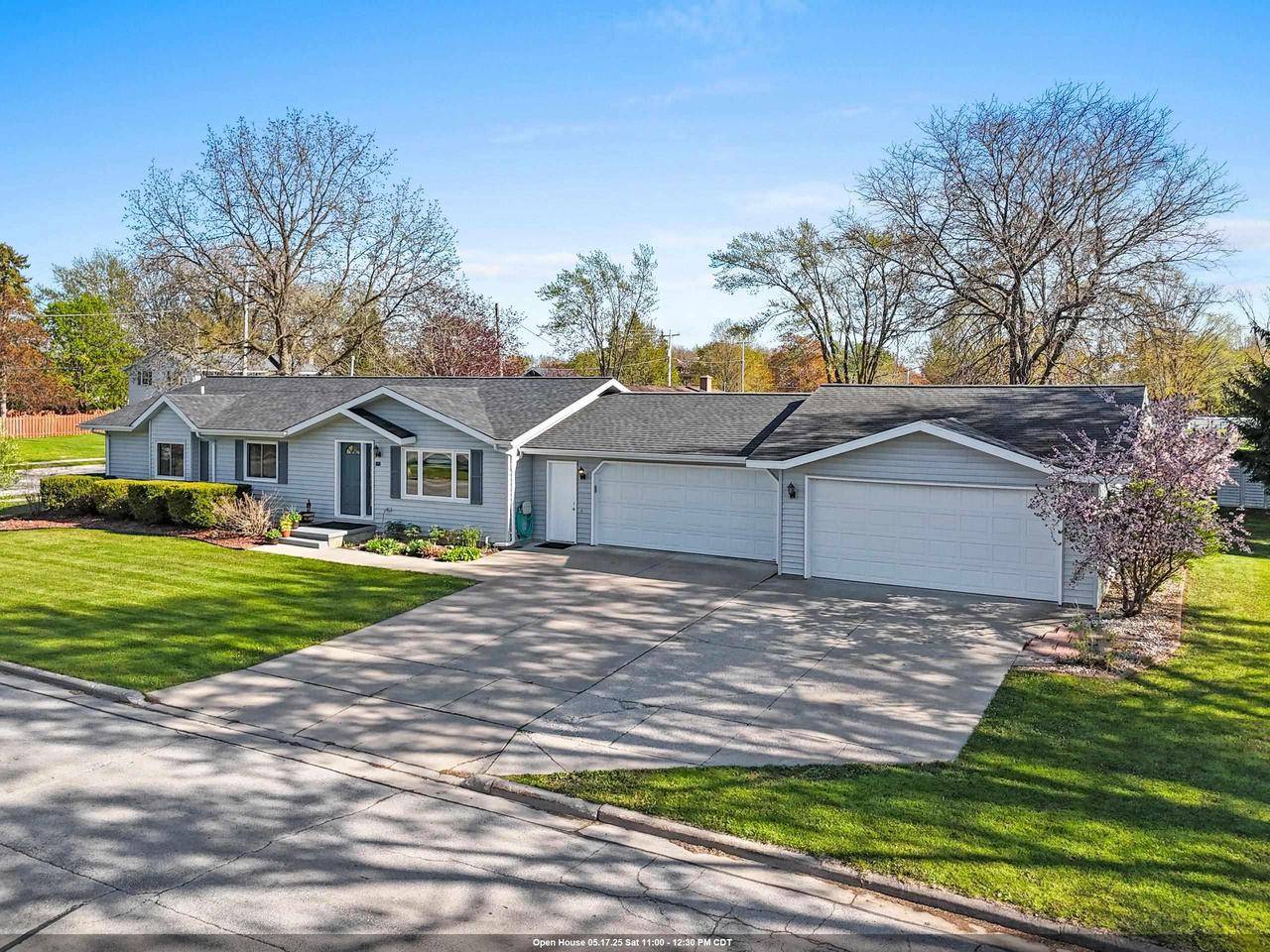 110 W CEDAR STREET, Pulaski, WI 54162