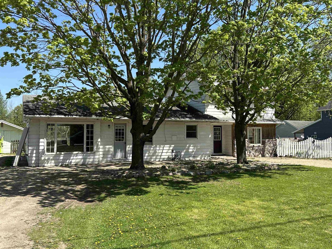 N4526 FERRY STREET, New London, WI 54961