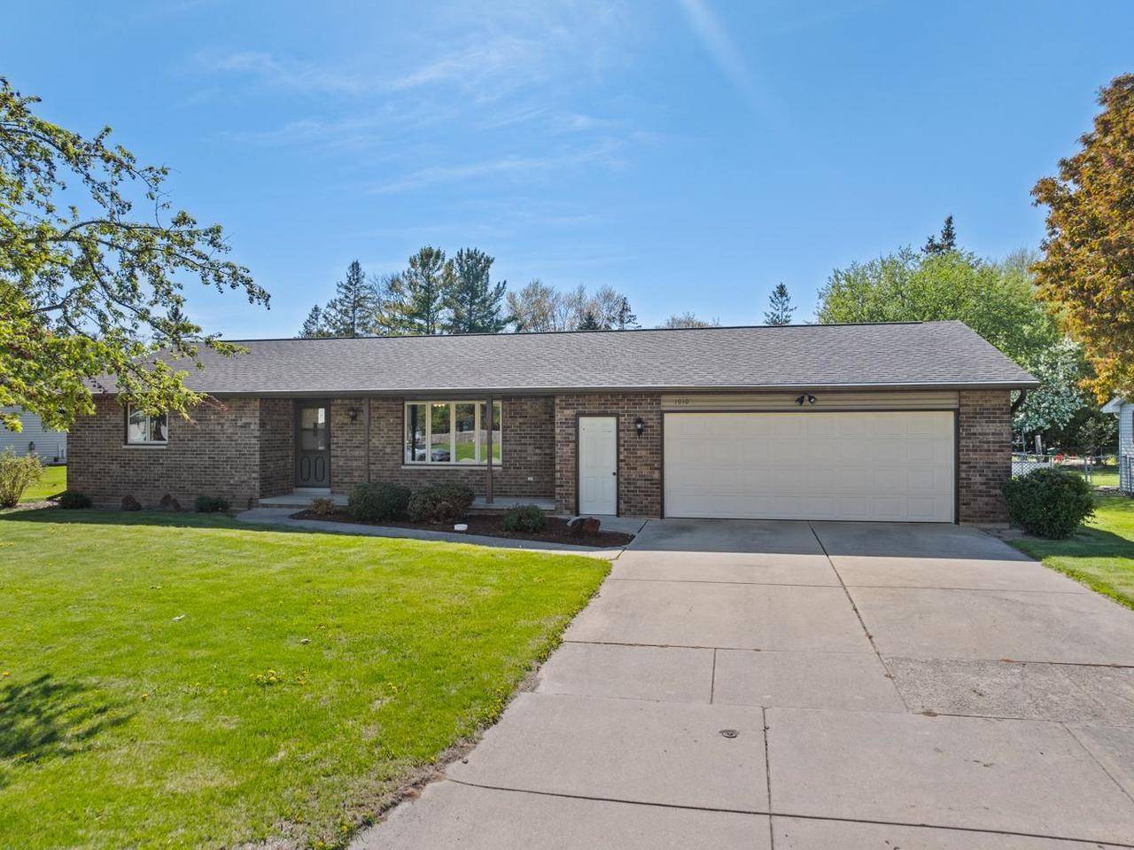 1010 AMBERLY TRAIL, Green Bay, WI 54311