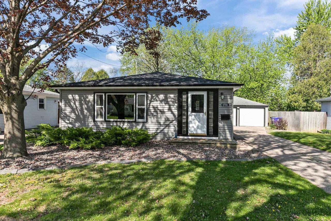 1731 S WALDEN AVENUE, Appleton, WI 54915