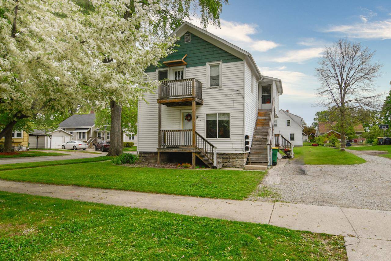 876 ELMORE STREET, Green Bay, WI 54303
