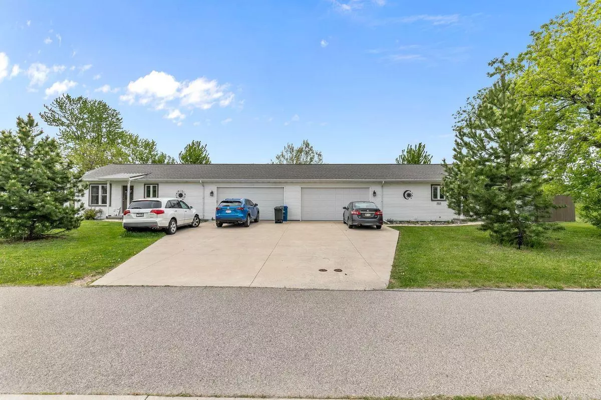Neenah, WI 54956,701 E SHADY LANE