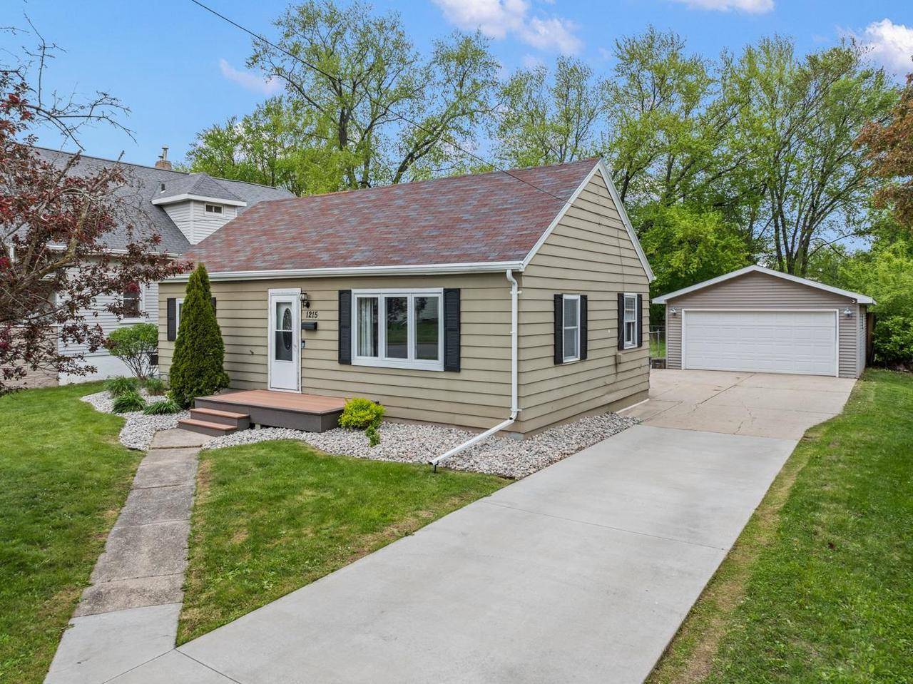 1215 HASTINGS STREET, Green Bay, WI 54301