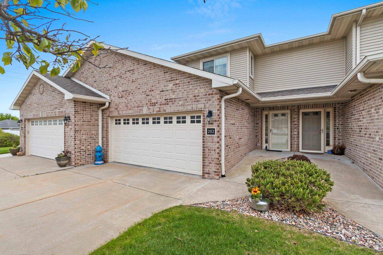 1300 ALPINE DRIVE #202, Green Bay, WI 54311