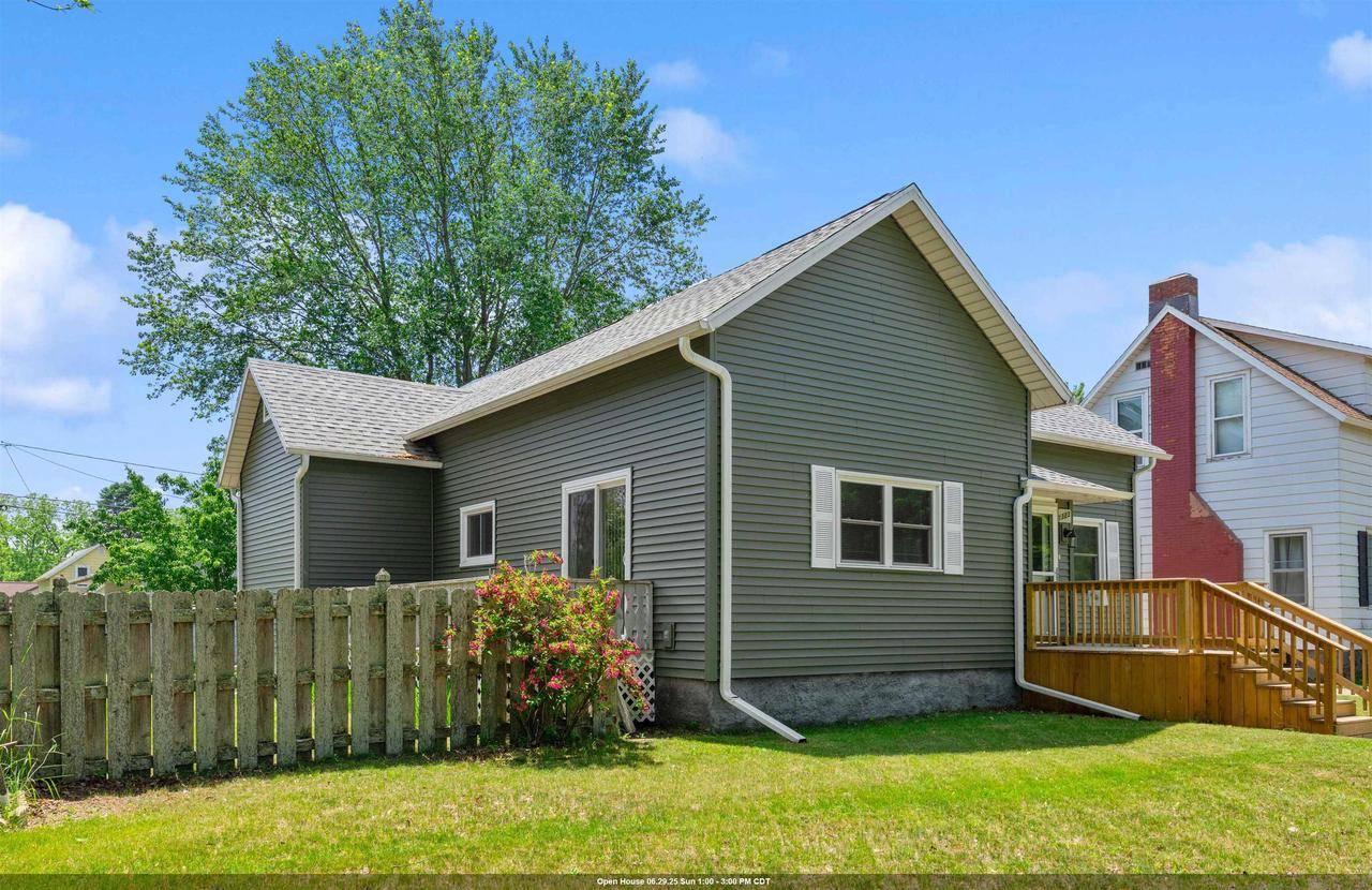 1323 CARNEY BOULEVARD, Marinette, WI 54143