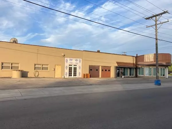 27 W 12TH STREET, Clintonville, WI 54929