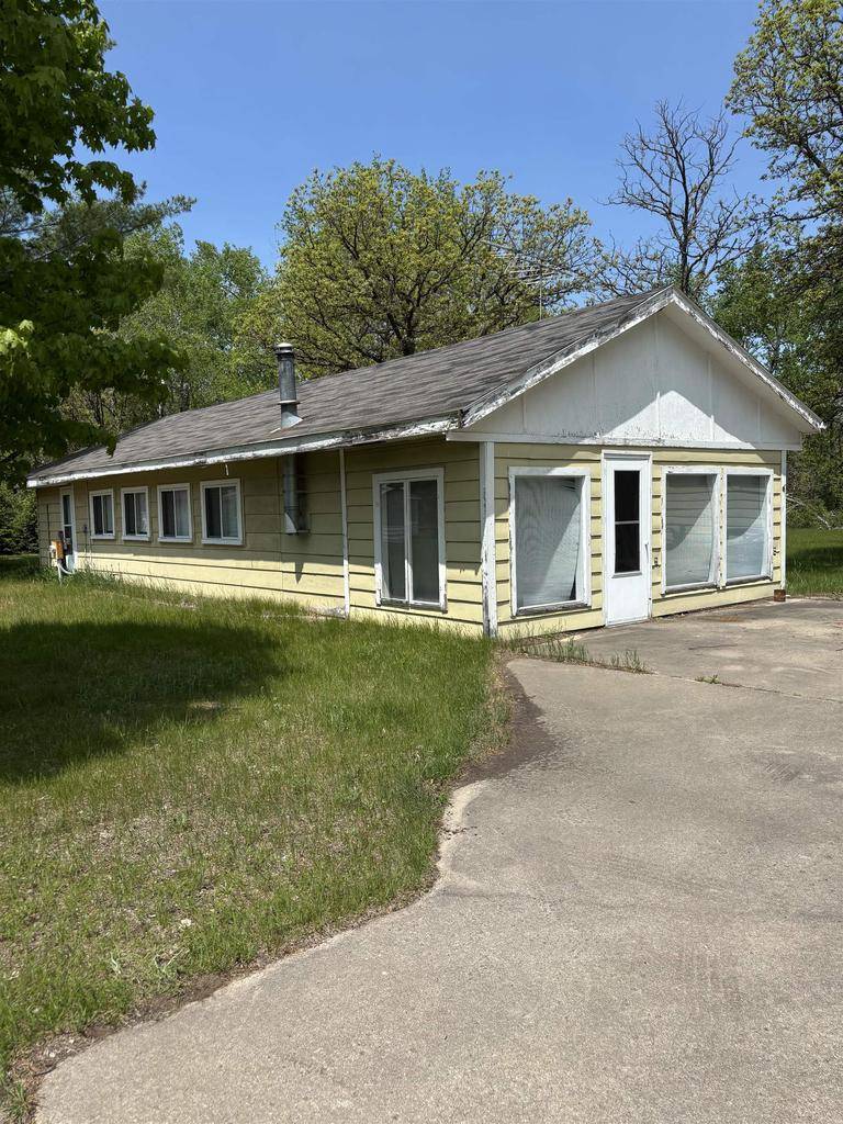 W11762 RAYS LANE, Crivitz, WI 54114