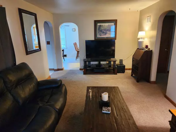 Waupaca, WI 54981,714 8TH STREET