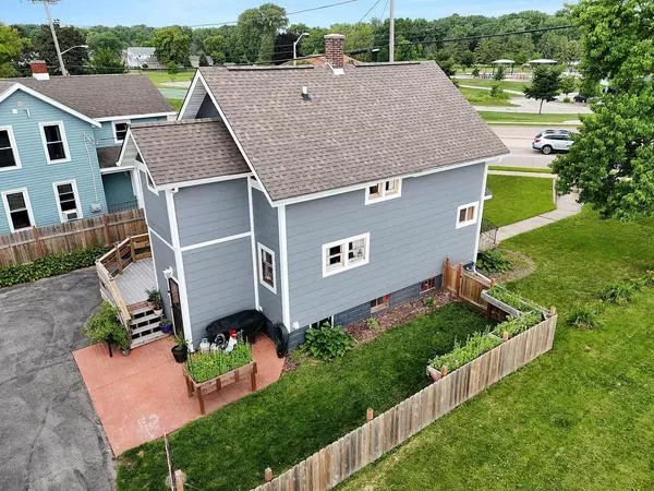 Neenah, WI 54956,608 W WINNECONNE AVENUE