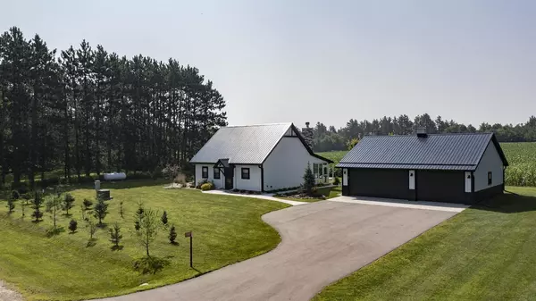 Iola, WI 54945,E2907 COUNTY ROAD GG