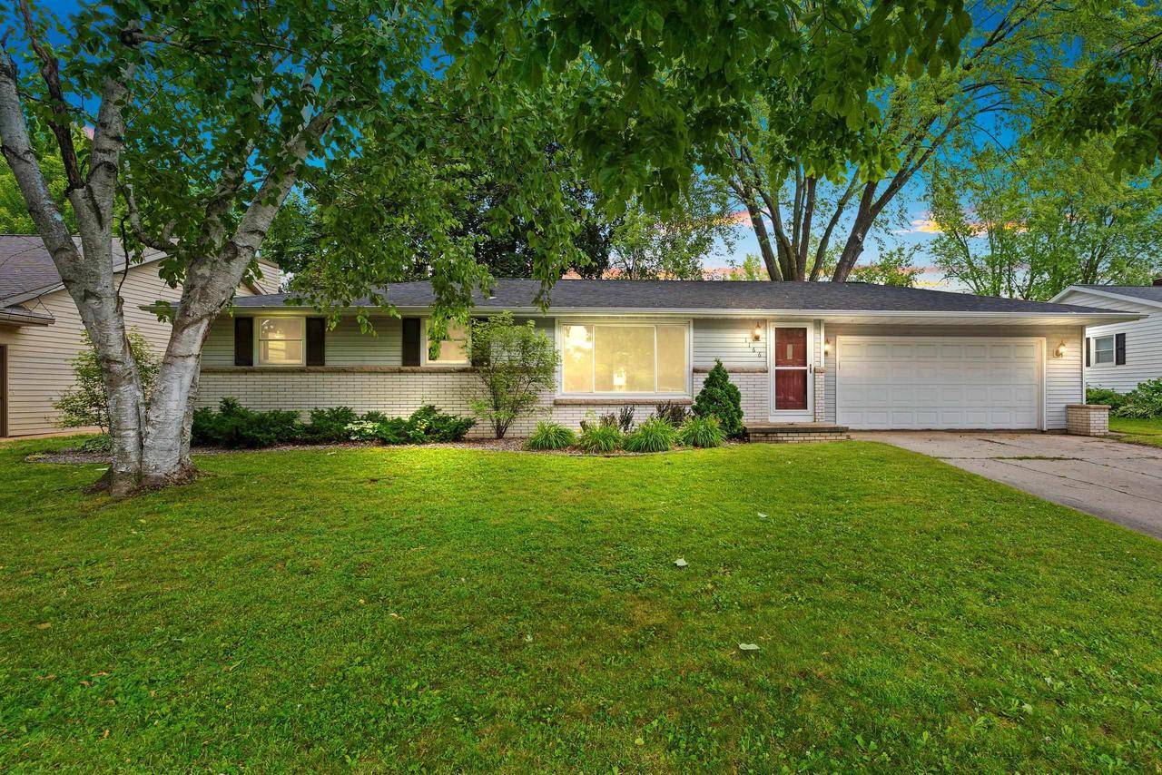 1166 ECHO LANE, Green Bay, WI 54304