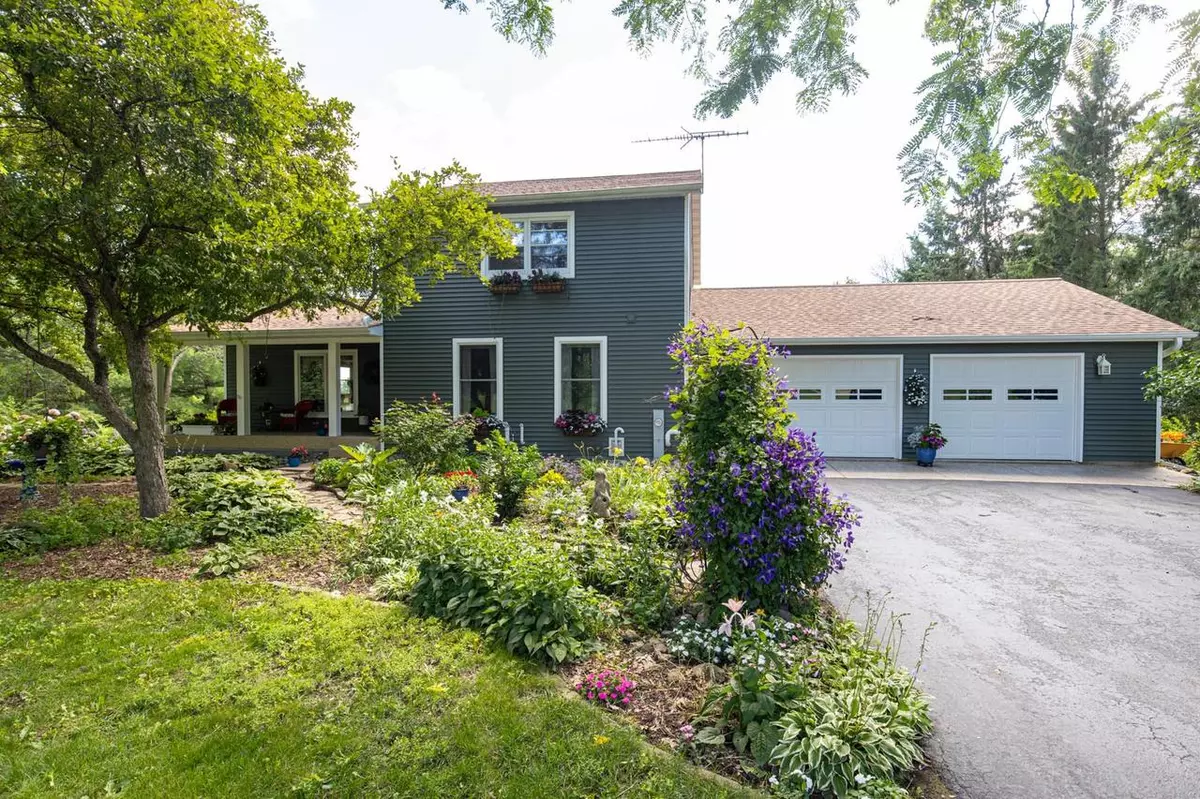 New London, WI 54961,N3813 MOSQUITO HILL ROAD