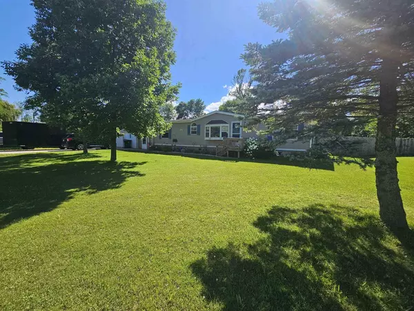 1248 MELISSA BOULEVARD, Little Suamico, WI 54141