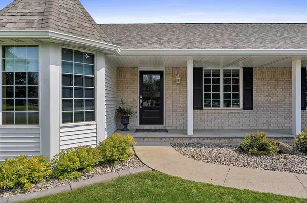 Kaukauna, WI 54130,W2239 PINE LANE