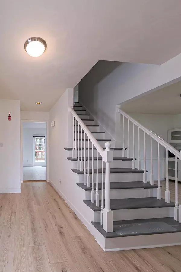 Neenah, WI 54956,2090 E PRAIRIE CREEK DRIVE