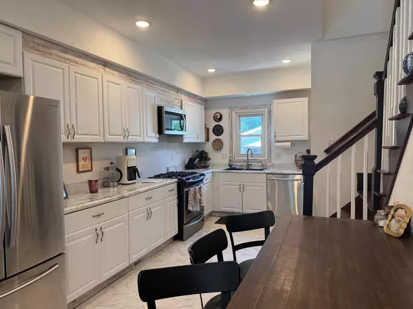 Appleton, WI 54911,506 E SPRING STREET