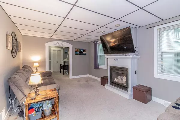 Waupaca, WI 54981,409 VAN STREET