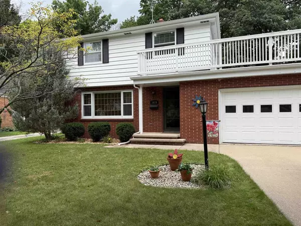 1619 S RAVINIA PLACE, Appleton, WI 54915