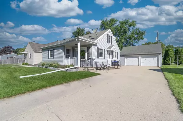 Neenah, WI 54956,137 STATE STREET