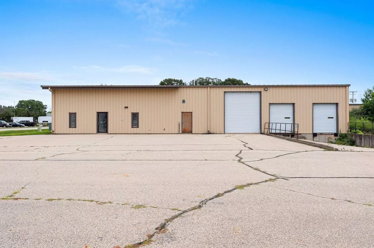 Neenah, WI 54956,1373 KIMBERLY DRIVE