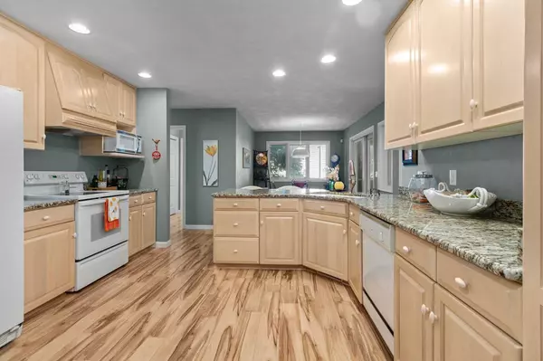 Neenah, WI 54956,1028 S PRAIRIE CREEK DRIVE