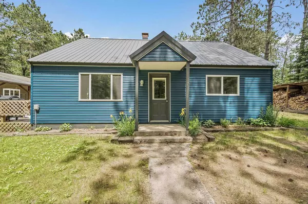 W8894 CLOVERLEAF LAKE ROAD, Clintonville, WI 54925